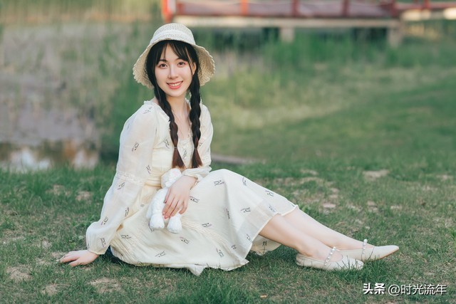 两性交往肢体触碰顺序_现代社交礼仪指南_建立亲密感渐进过程