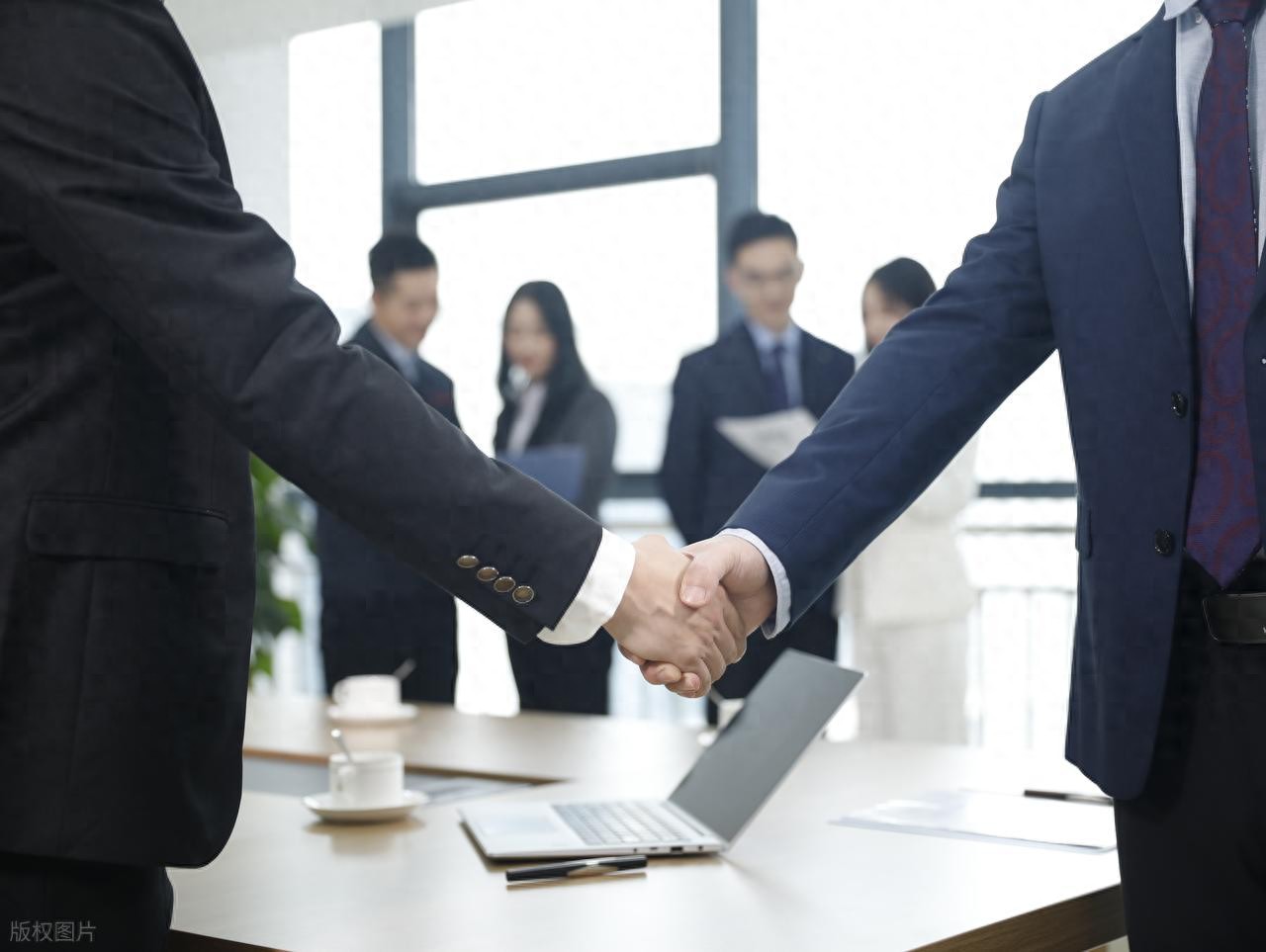 44个社交秘籍：人情世故这样做，人缘瞬间爆棚！