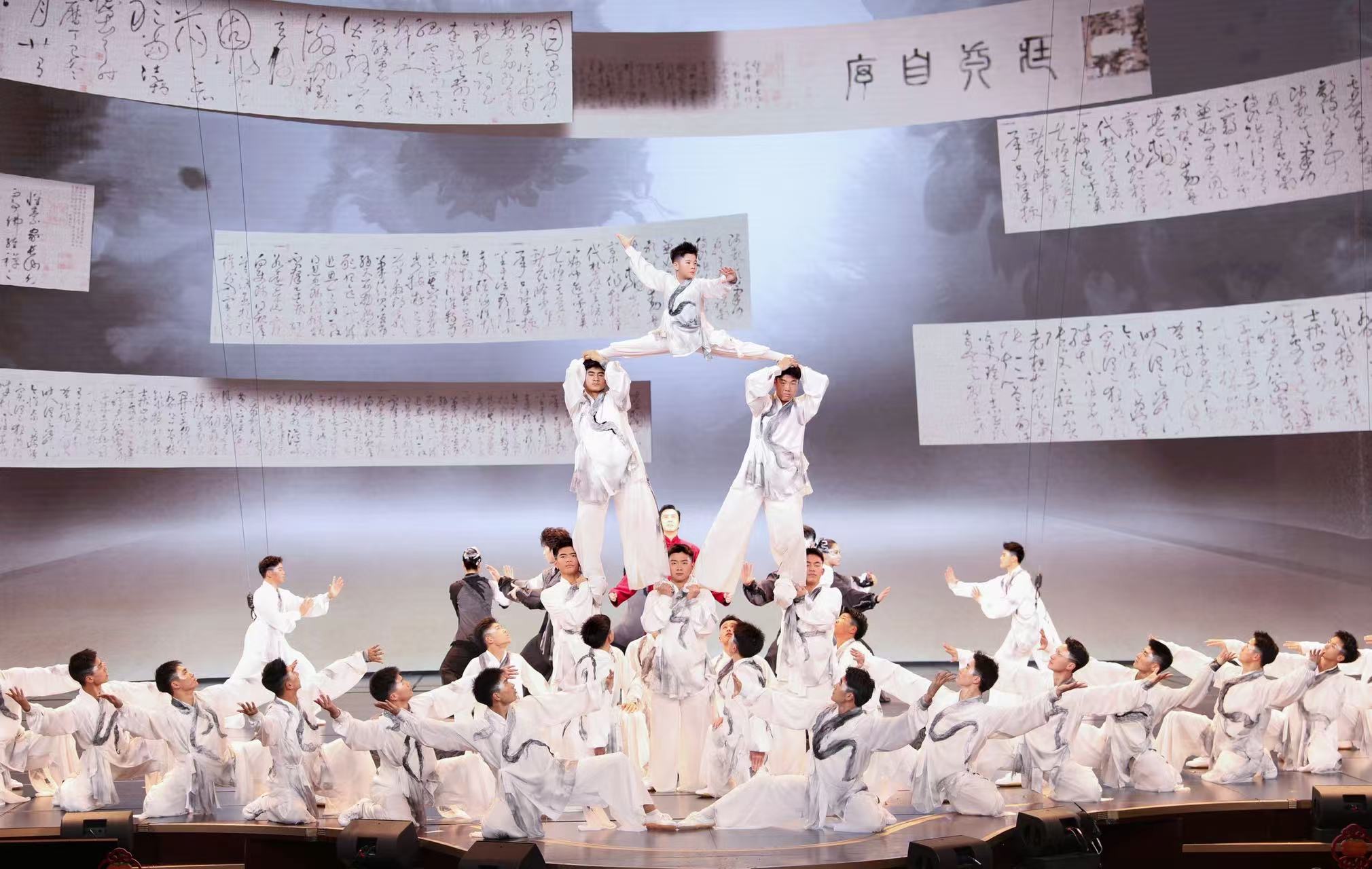 二十二新闻两篇_新闻头条今日要闻_新闻女王