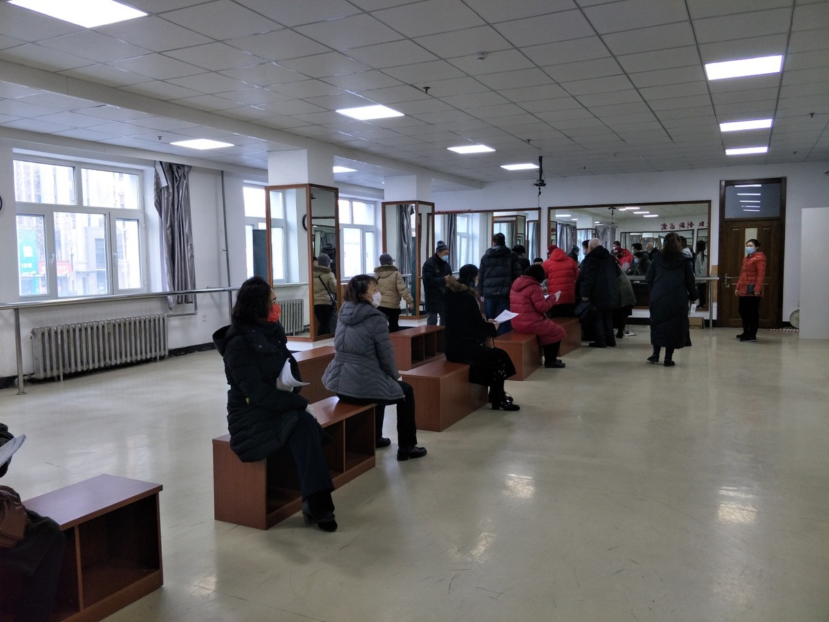 哈尔滨老年人大学现场招生_哈尔滨社交礼仪口才培训学校_疫情防控常态化中老年教育