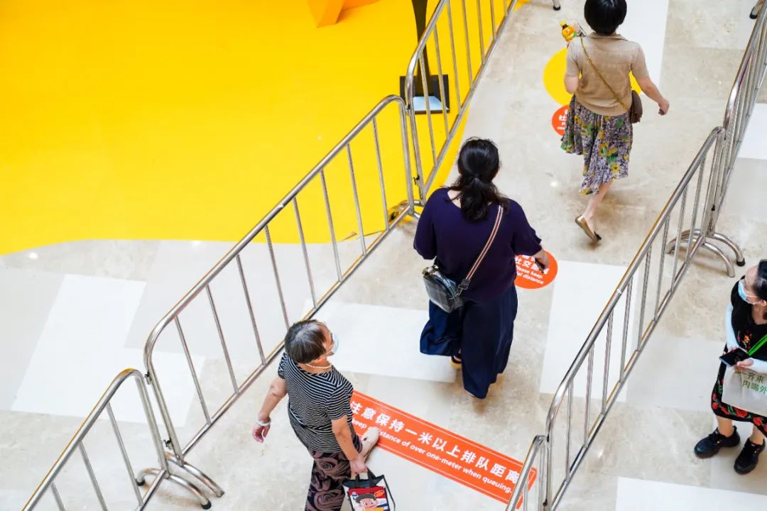 社交距离一米线 防疫保持距离 上海市民习惯_公共场所保持一米线 社交距离防疫措施 上海案例_社交距离 亲密距离