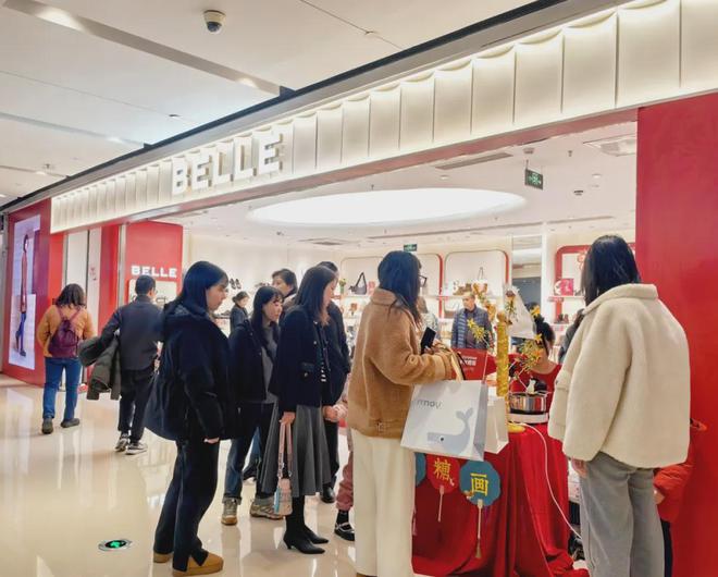 游戏圣诞活动专题页_圣诞活动页面_圣诞游戏活动策划方案