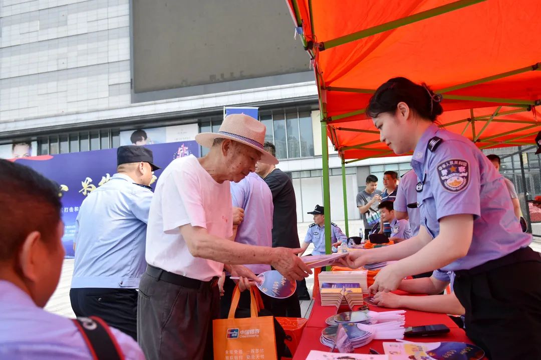 人民银行南昌_中国人民银行南昌中心支行官网_南昌中国人民银行客服电话