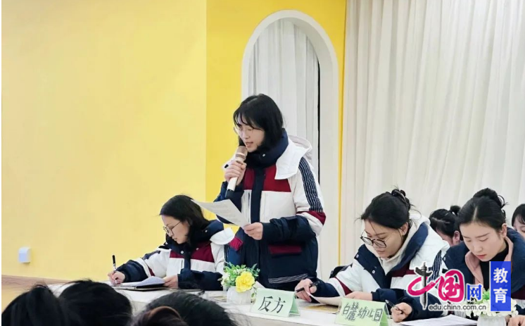 幼儿园游戏专题总结_幼儿园自主游戏介入辩论_幼儿教育放手与介入