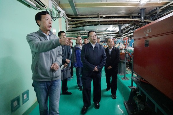 中宣部宣教局调研北京正负电子对撞机