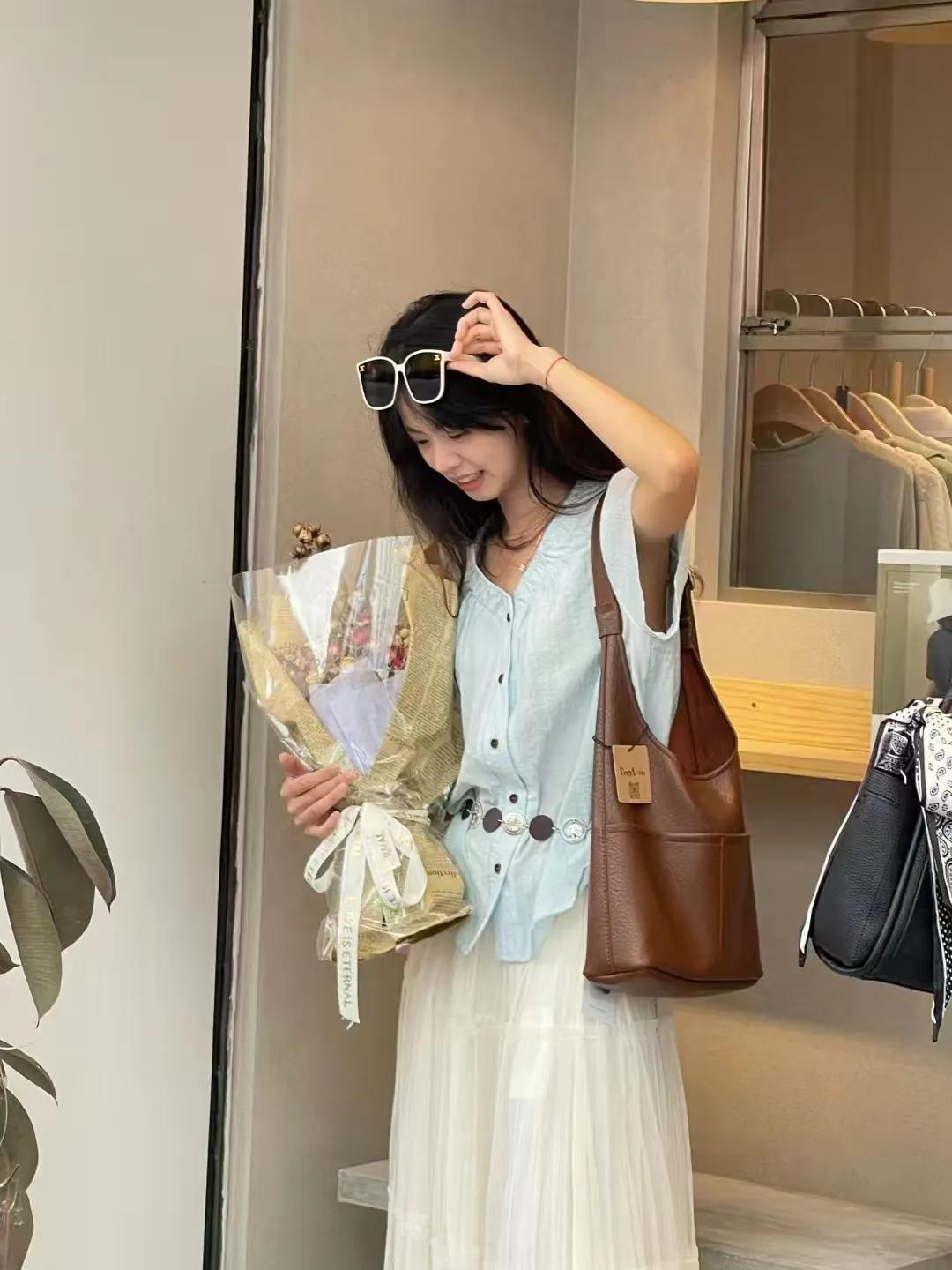 优雅女人的气质修养与社交礼仪_精致穿搭技巧_优雅女性妆容要点
