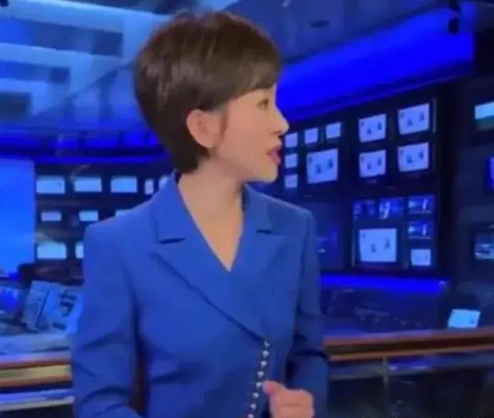 电视节目主持人稿子揭秘_电视新闻稿头_中国电视节目41年发展