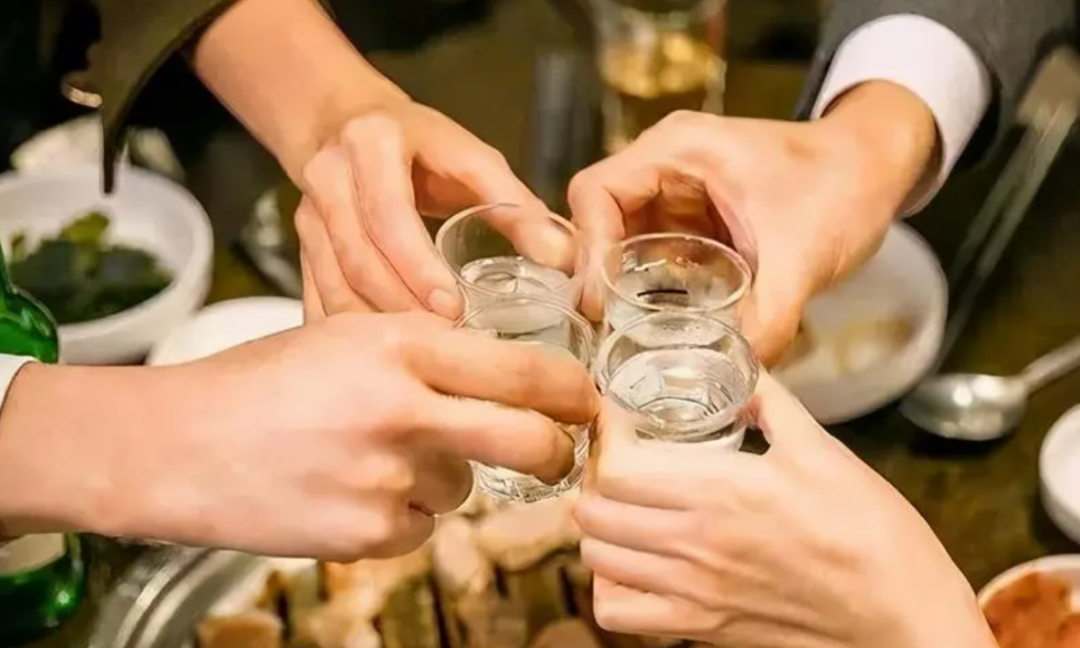 饭局焦虑症_饭桌社交焦虑_焦虑社交