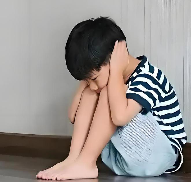 为何自闭症儿童越来越多？澳专家研究表明，母亲塑料“吃”多了！