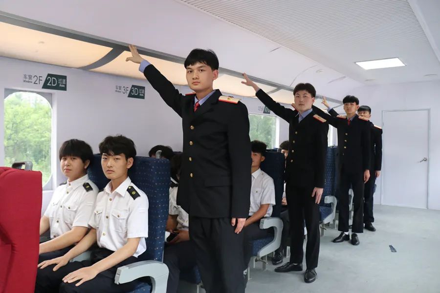 专题实务网站设计游戏案例_网页设计游戏网站_实务专题 游戏网站设计