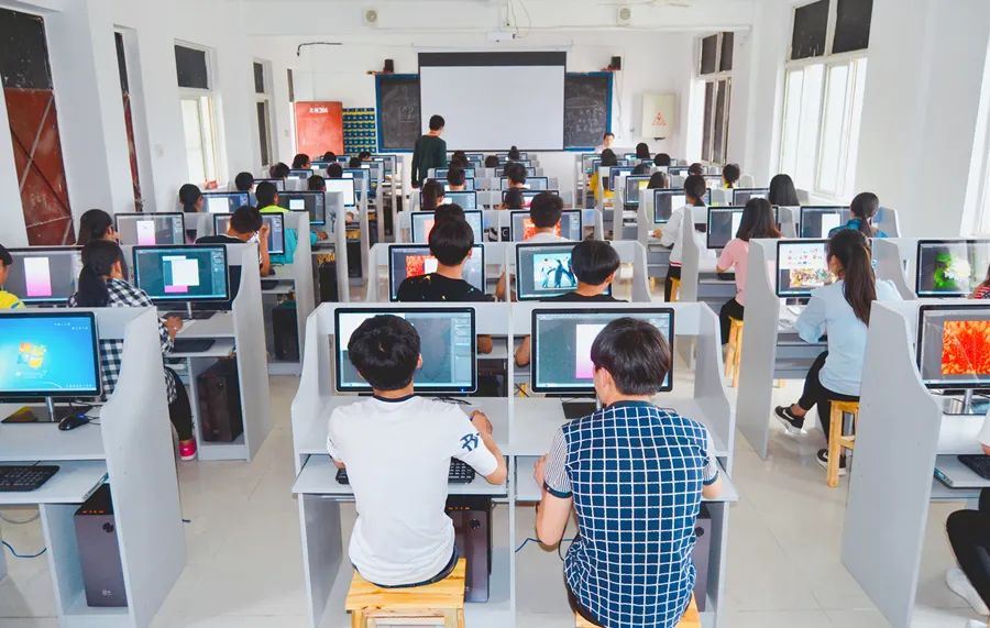 专题实务网站设计游戏案例_实务专题 游戏网站设计_网页设计游戏网站