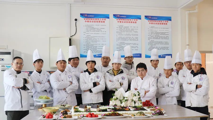 专题实务网站设计游戏案例_实务专题 游戏网站设计_网页设计游戏网站