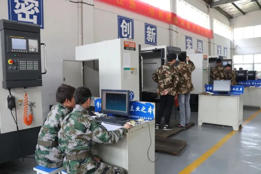 实务专题 游戏网站设计_网页设计游戏网站_专题实务网站设计游戏案例