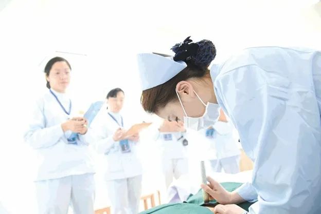 网页设计游戏网站_实务专题 游戏网站设计_专题实务网站设计游戏案例