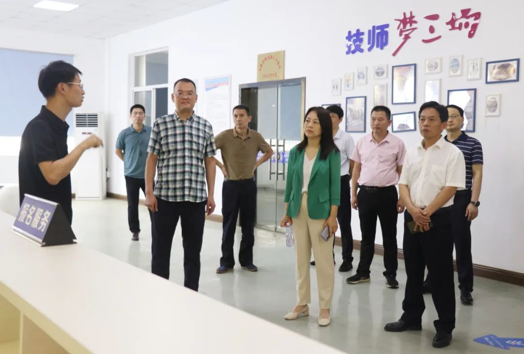 实务专题 游戏网站设计_网页设计游戏网站_专题实务网站设计游戏案例