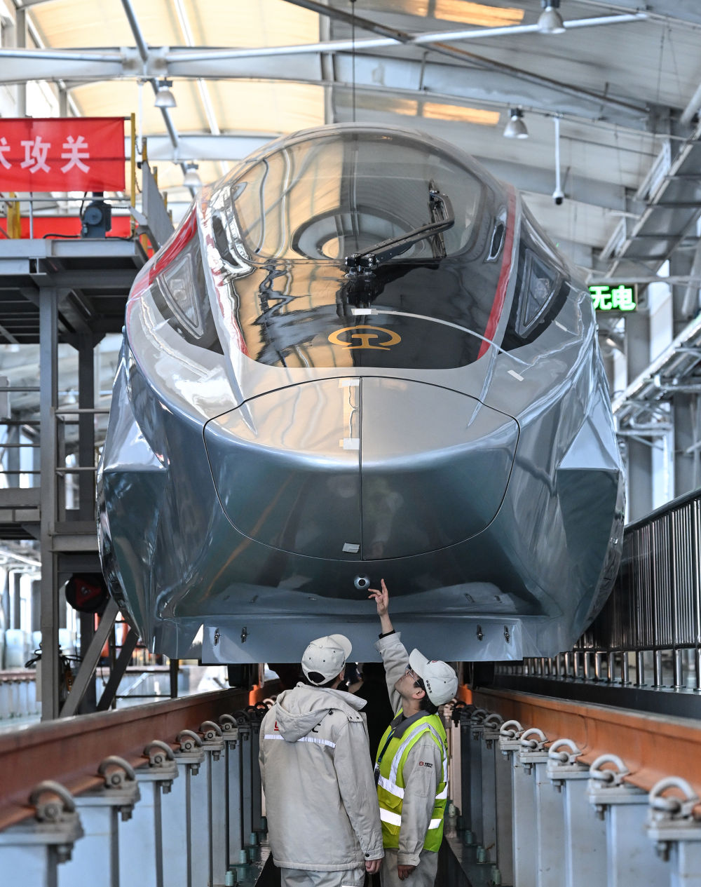 2025年全国两会 高质量完成十四五规划目标 政府工作报告经济增长预期目标_2025年七月新闻 大事