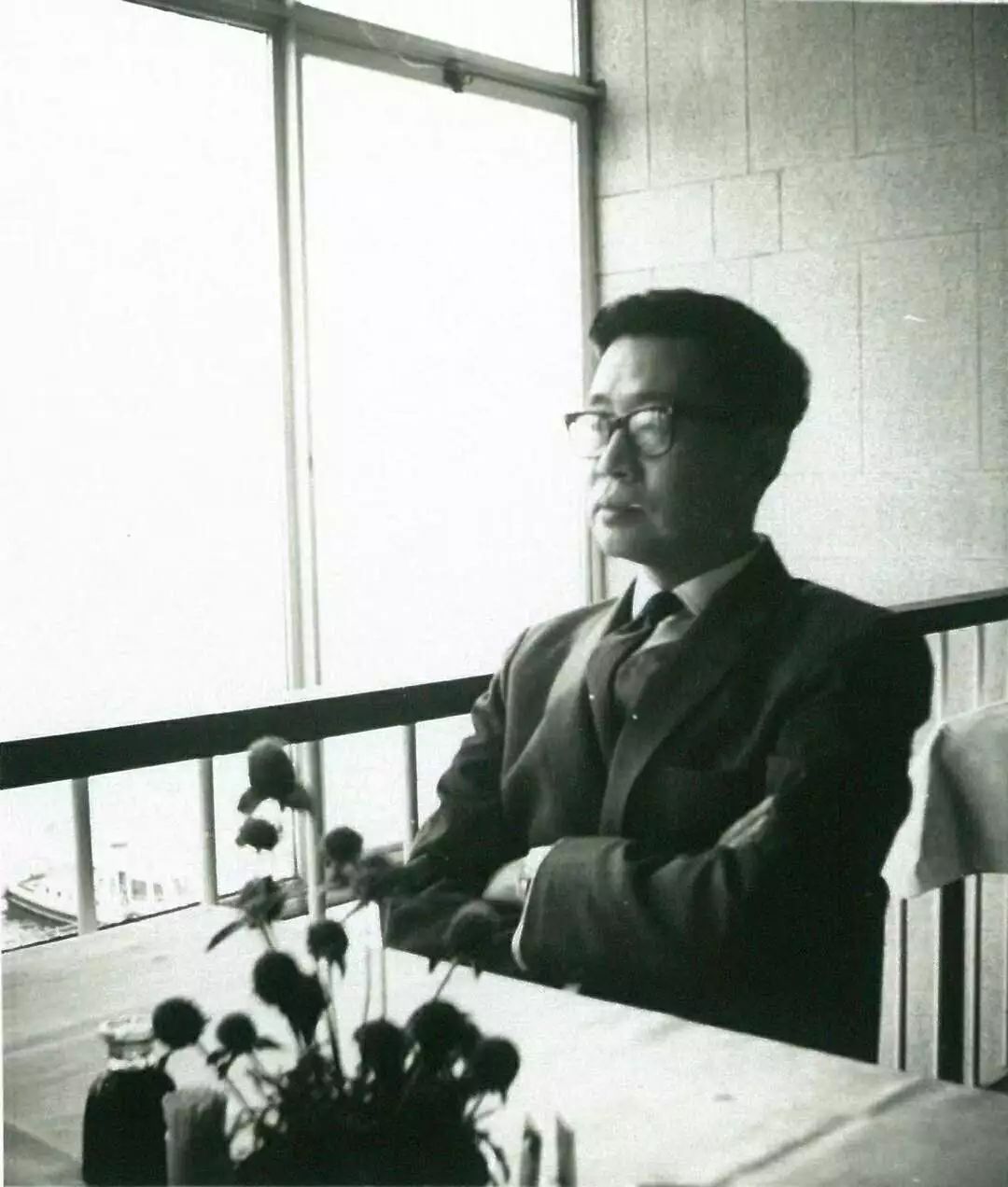 刘以鬯：每个作家都不能把自己完全关在作品外面｜现场