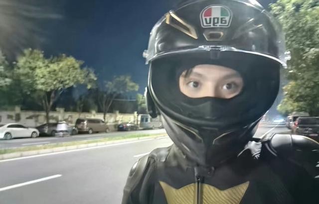 娱乐圈新闻_社交网站的危害有哪些_明星事件争议