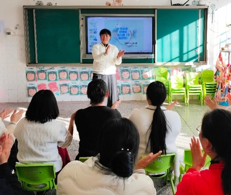 手指游戏好处_小班幼儿手指游戏教研专题小结_手指游戏对幼儿大脑发育作用