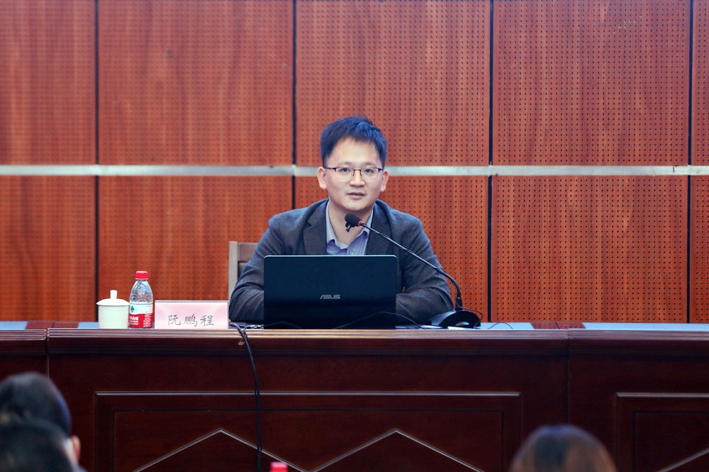 人物新闻稿模板_重庆优秀记者_重庆新闻工作者