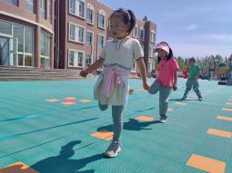 大班民间游戏专题_碱柜幼儿园民间体育游戏活动_民间体育游戏童年回忆