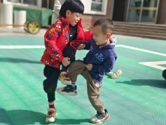 民间体育游戏童年回忆_大班民间游戏专题_碱柜幼儿园民间体育游戏活动