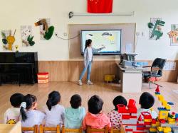 大班民间游戏专题_民间体育游戏童年回忆_碱柜幼儿园民间体育游戏活动