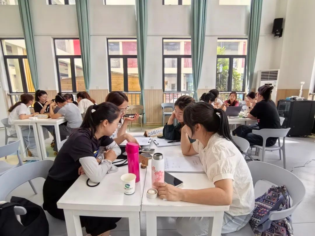 幼儿园游戏课程实施_自主游戏主题研讨活动_幼儿园游戏专题总结