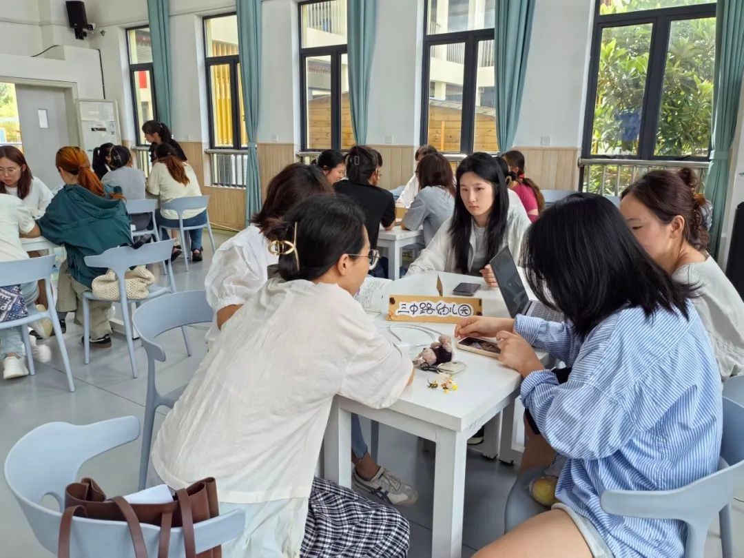 幼儿园游戏课程实施_幼儿园游戏专题总结_自主游戏主题研讨活动