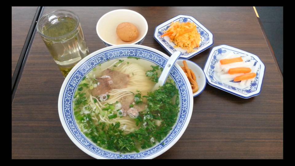 杜绝“天价”：机场餐饮价格高 连锁店特殊定价