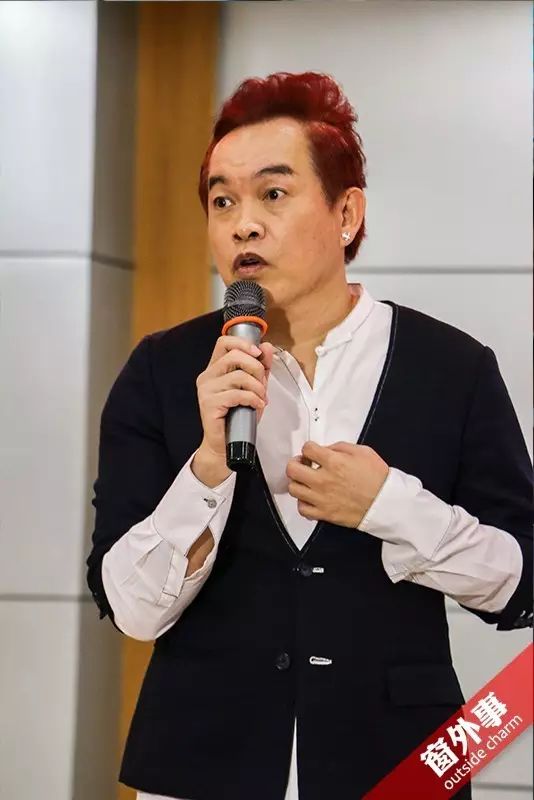 【新闻】台湾综艺节目主持康晋荣的台前幕后