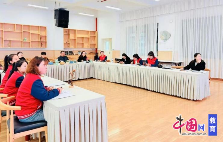 四川天府新区第四幼儿园课题研究_幼儿园游戏专题总结_AI工具赋能幼儿园教师户外游戏观察能力提升的策略研究