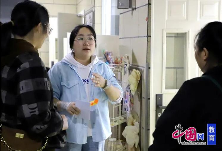 幼儿园游戏专题总结_峨眉山市第三幼儿园家长会_家园共育合作