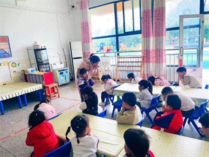 童心筑安全 防患于未“燃”——潜山市源潭镇中心幼儿园消防安全教育周系列活动纪实