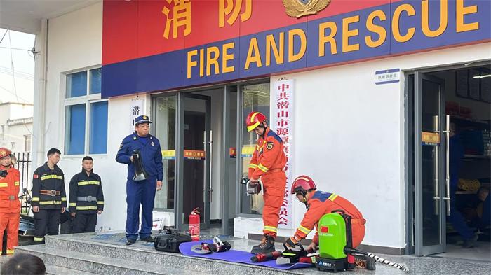 源潭镇中心幼儿园消防安全活动_幼儿园游戏专题总结_幼儿园消防安全教育周