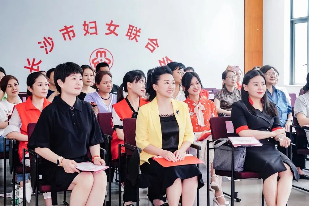 “12338 帮她帮到家” 长株潭12338妇女维权公益服务热线宣传周启动