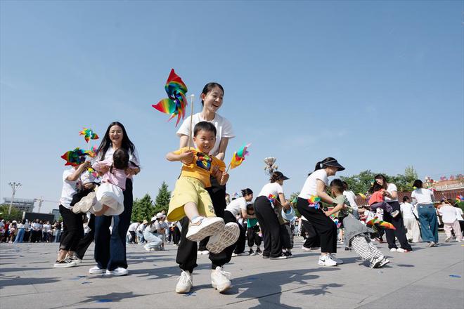 怀旧主题亲子活动_六一儿童节民间游戏_大班民间游戏专题
