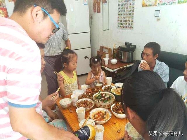 教孩子待客之道_孩子社交礼仪教育_小学生社交礼仪