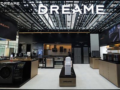 新时代已经来临!世界首台仿生结构手型清洗设备在广交会首次亮相,引领了顶级清洁护理的新阶段。