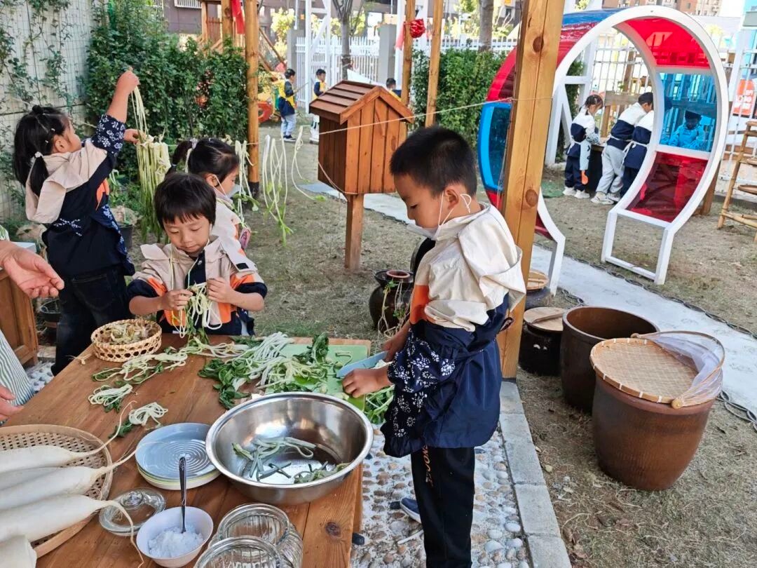 机关幼儿园教研活动_幼儿园游戏专题总结_专家赋能促成长