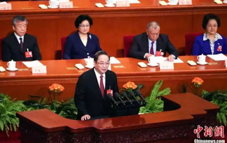 一周侨事：华侨华人聚焦“两会” 侨胞权益引关注