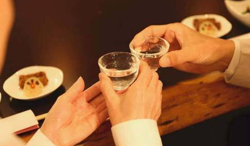 酒逢知己饮，诗向会人吟 —— 解码中国人的酒桌哲学