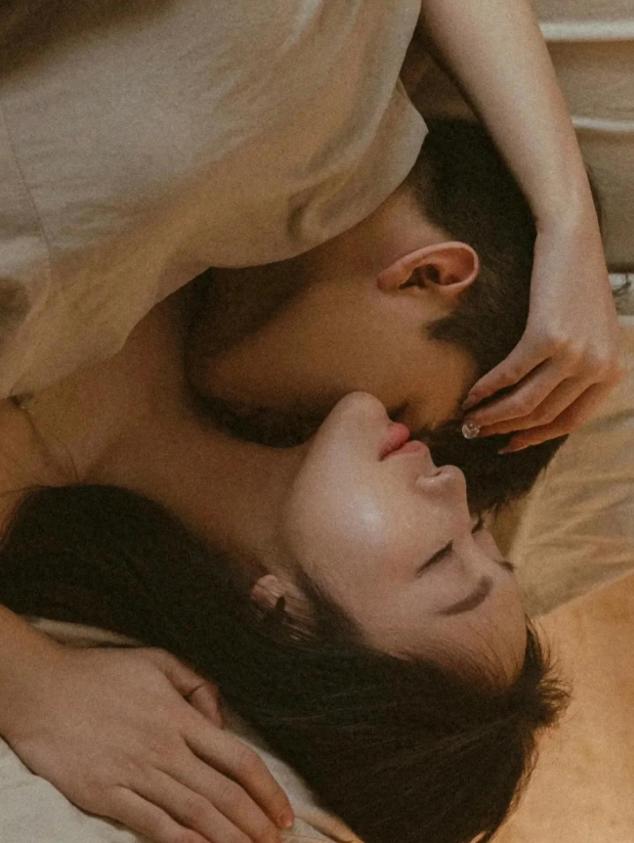 老年人社交场所_公园老人社交活动_老年情感交流