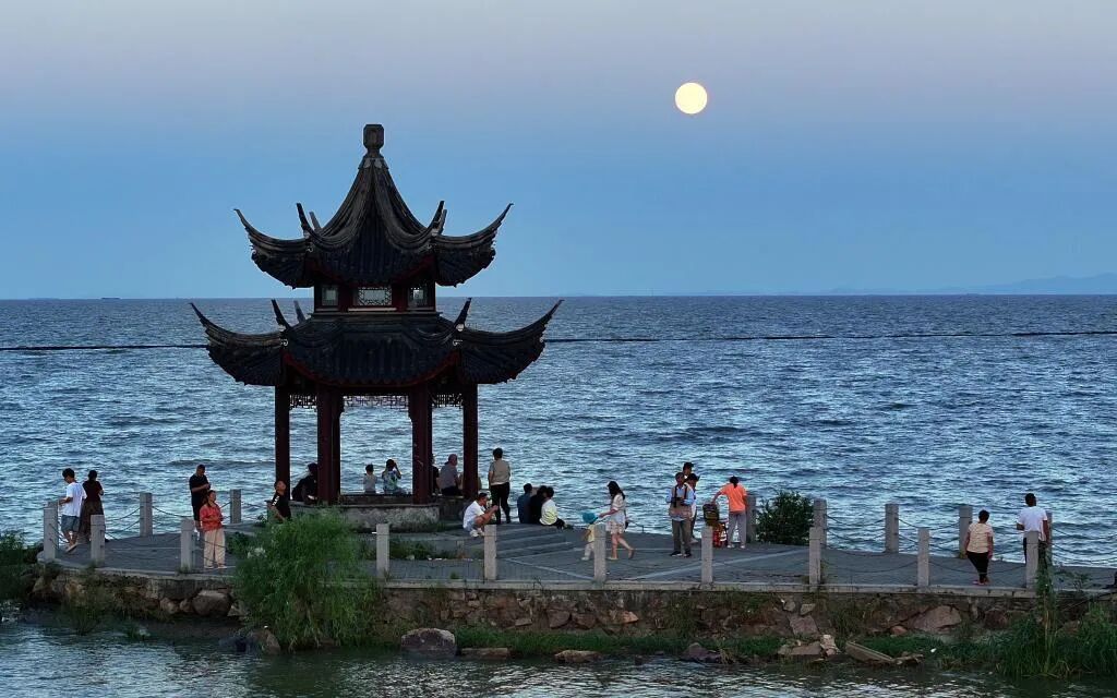 国庆中秋长假长线游_深度体验旅游趋势_游戏国庆专题