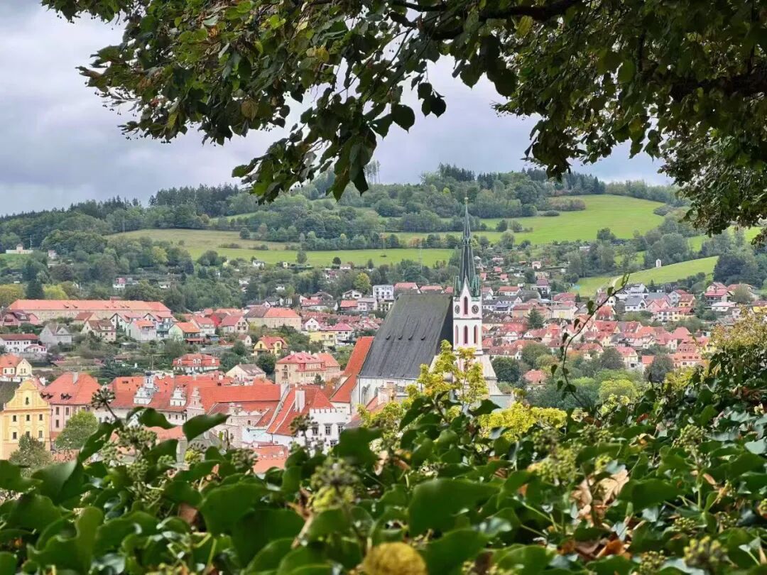 国庆中秋长假长线游_深度体验旅游趋势_游戏国庆专题