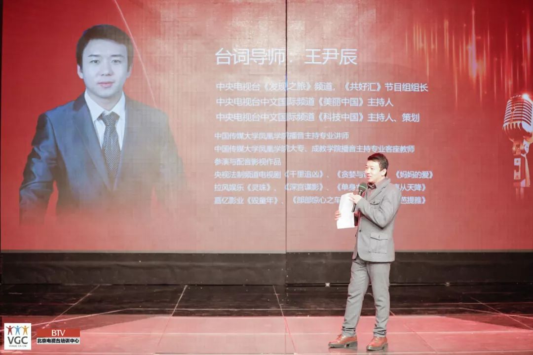 新闻频道配音_[技巧交流]电视新闻配音的特点_电视新闻片配音的配音方式