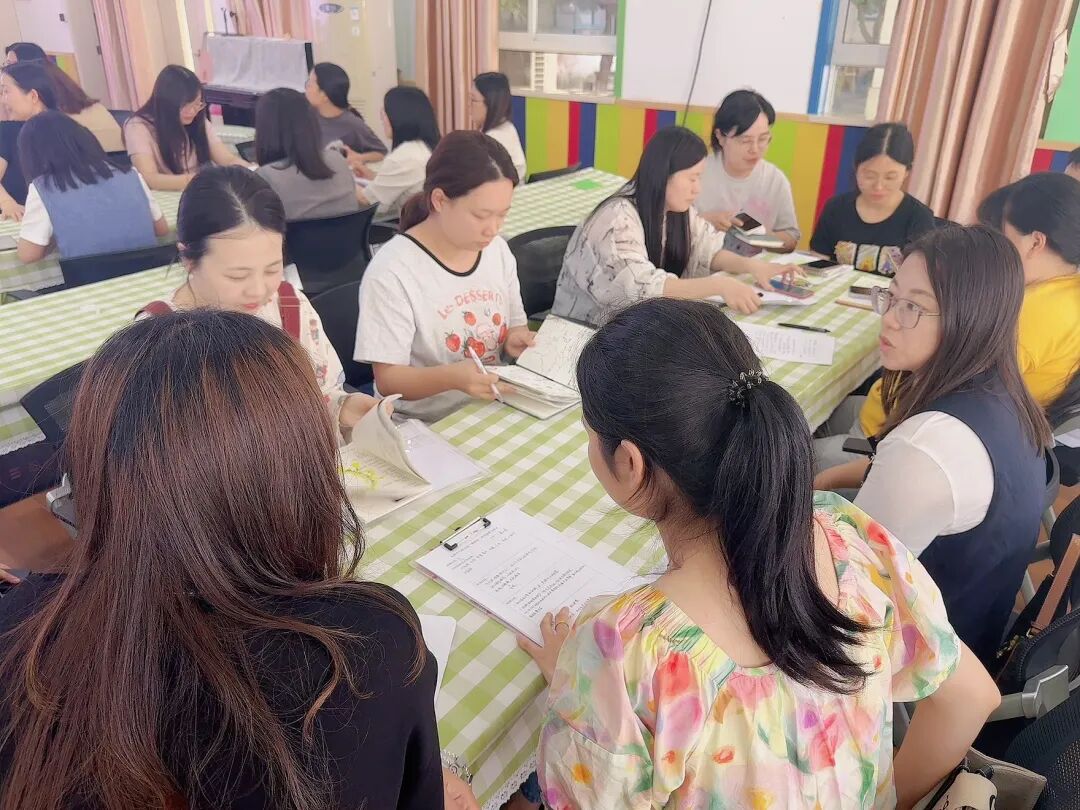 小班幼儿手指游戏教研专题小结_幼儿编织材料投放策略_编织馆游戏教研活动