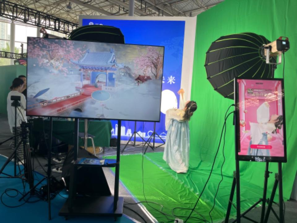 笨鸟社交多少钱一年_笨鸟社交钟指_笨鸟社交是做什么的