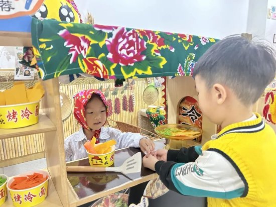 幼儿园环境观摩教研活动_小班游戏专题小结_幼儿园区域游戏指导