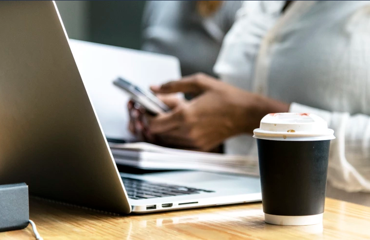 社交app分析_社交媒体全球化趋势_中国应用类APP出海收入排行榜